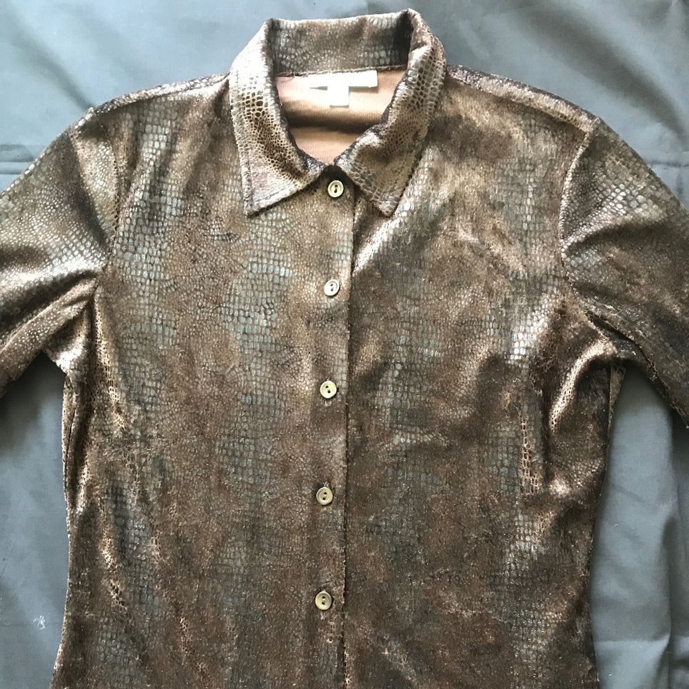 Woman’s blouse